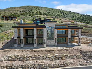 mountain view and stone siding