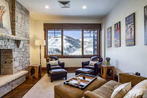 Photo 5 of 8902  EMPIRE CLUB DR #705
