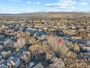 Bird's eye view featuring a mountain view and a residential view