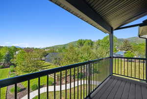 Balcony featuring a mountain view