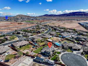 Bird's eye view with a residential view and a mountain view