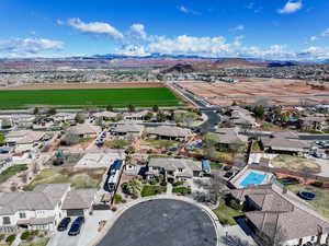 Aerial view with a residential view and a mountain view