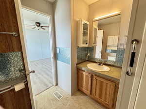 Primary bedroom en-suite. Full Bathroom