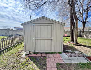 Storage shed