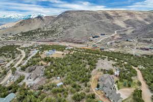 Aerial view with a mountain view