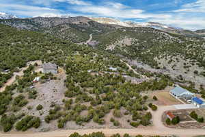Bird's eye view with a mountain view