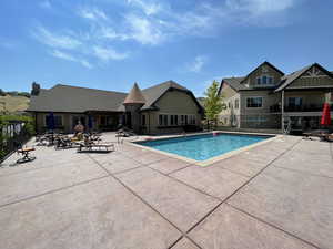 Clubhouse Pool Deck