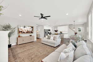 Photo 9 of 462 W MARIE WAY