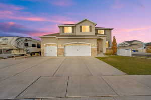 Photo 2 of 462 W MARIE WAY