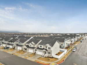 Birds eye view of property featuring a residential view