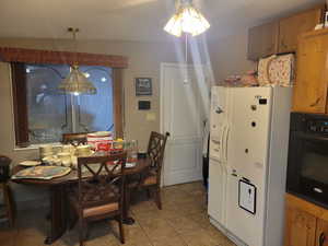 Kitchen dining area