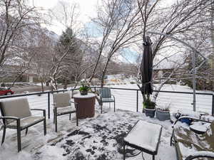 Springs is just around the corner, enjoy this entertainers deck off of the kitchen