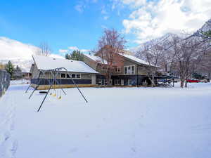 Spaciouse South side yard for family and seclusion