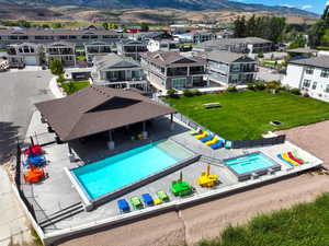 Birds eye view of property featuring property amenities.