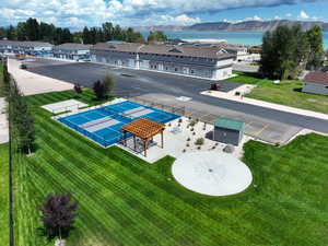 Pickleball court, splash pad, play ground amenities
