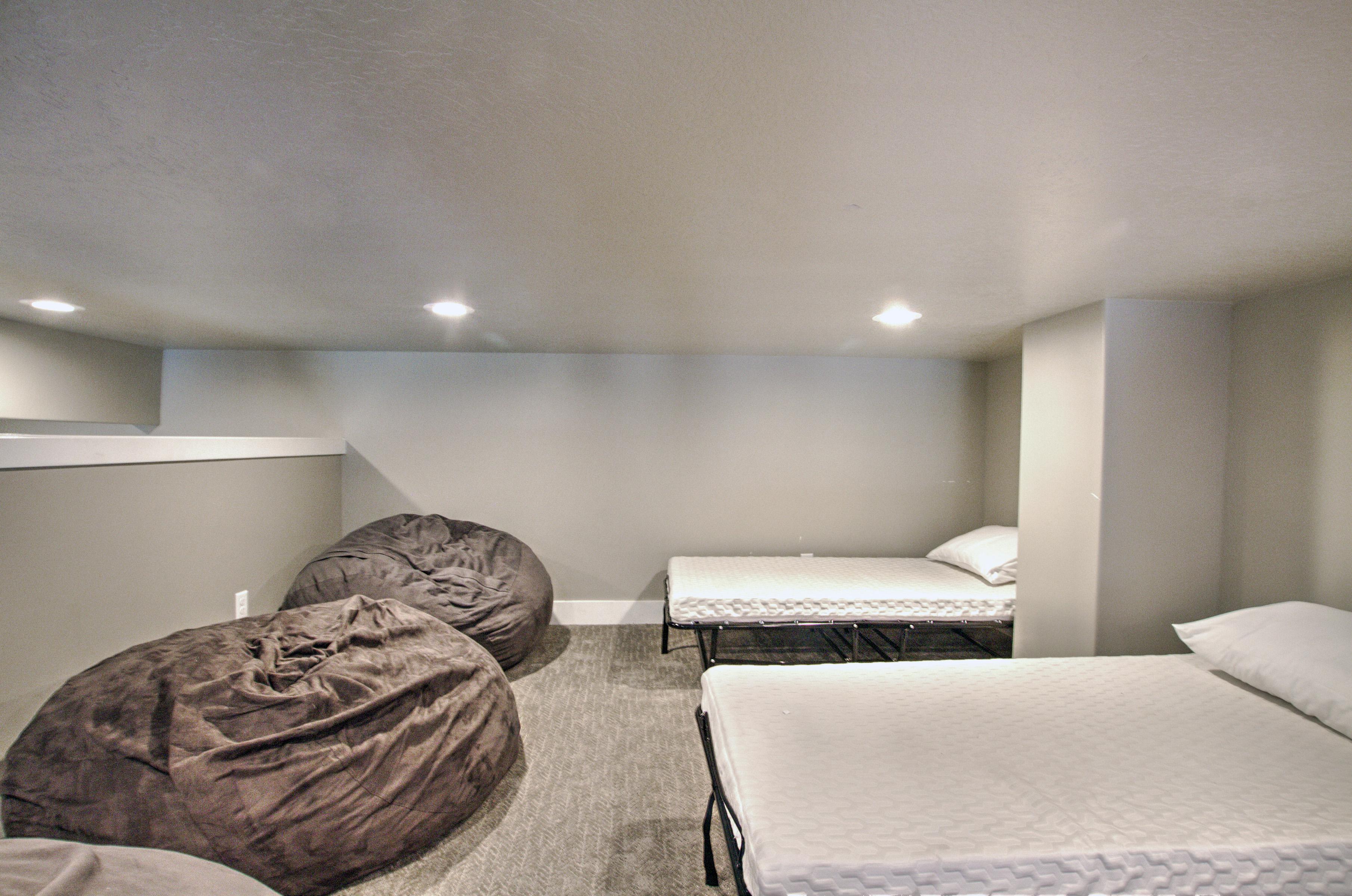Between 1st floor and 2nd an additionalarea for family's kids to play and sleep
