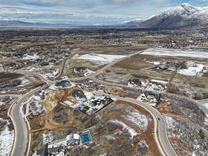 Aerial view with a mountain view