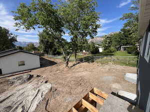 View of yard featuring a mountain view