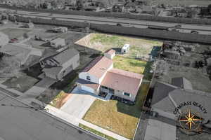 Birds eye view of property featuring a residential view
