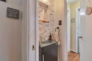 1/2 Bath