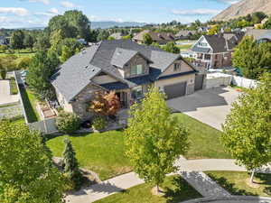 Aerial view with a residential view and a mountain view