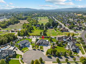 Bird's eye view featuring a mountain view and a residential view