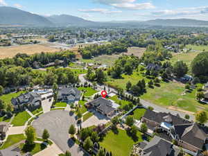 Bird's eye view featuring a mountain view and a residential view