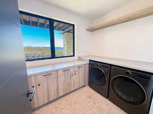 Laundry room with independent washer and dryer