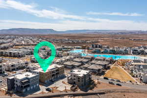 Aerial view with a mountain view