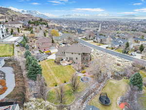 Bird's eye view featuring a mountain view and a residential view
