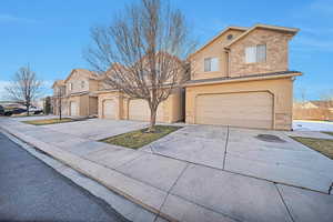 Photo 1 of 1951 N HOLLOW CT