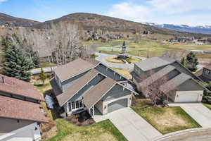Aerial view with a mountain view