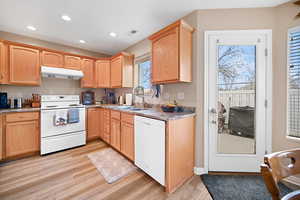 Photo 7 of 214 S ROSEWOOD CIR