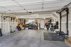 Oversized Garage w/ built in workbench