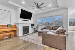 Photo 5 of 674 S MEADE ST