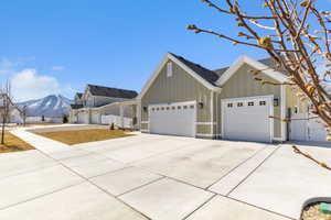 Photo 41 of 674 S MEADE ST