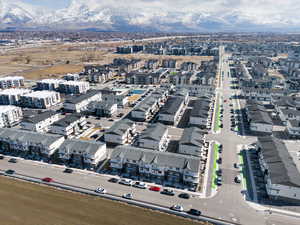 Bird's eye view with a residential view and a mountain view