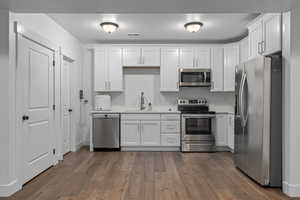 Large, fully appointed ADU kitchen