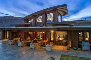 Photo 7 of 273  MUSTANG DR