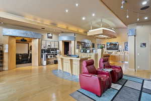 Photo 6 of 1090 E CAMBRIDGE CIR