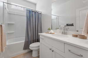 Main floor full bathroom