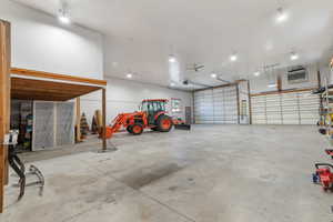 Alternate view showing 14' door to the left for RV or boat storage