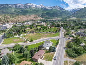 Bird's eye view with a mountain view