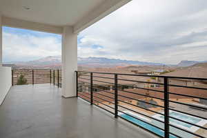 Balcony featuring a mountain view