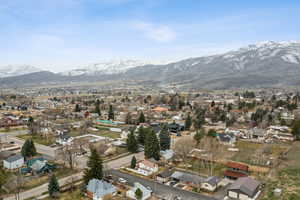 Bird's eye view featuring a residential view and a mountain view