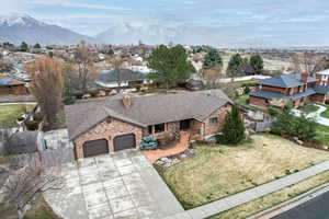 Aerial view with a residential view and a mountain view