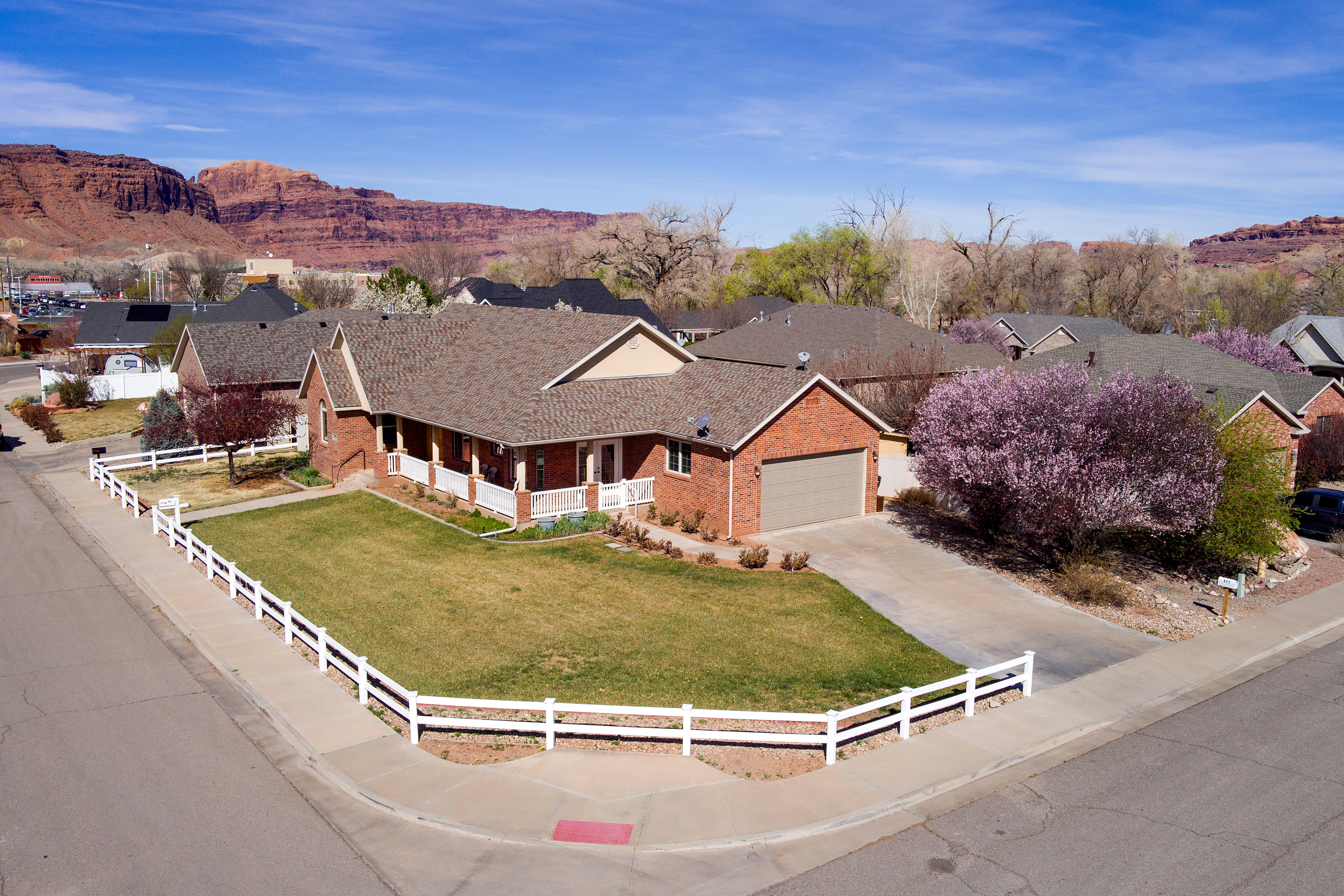 Bird's eye view featuring a mountain view