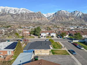 View of mountain feature featuring a residential view