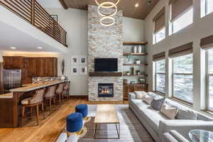 Photo 8 of 853 W BENJAMIN PL