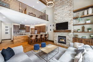 Photo 9 of 853 W BENJAMIN PL
